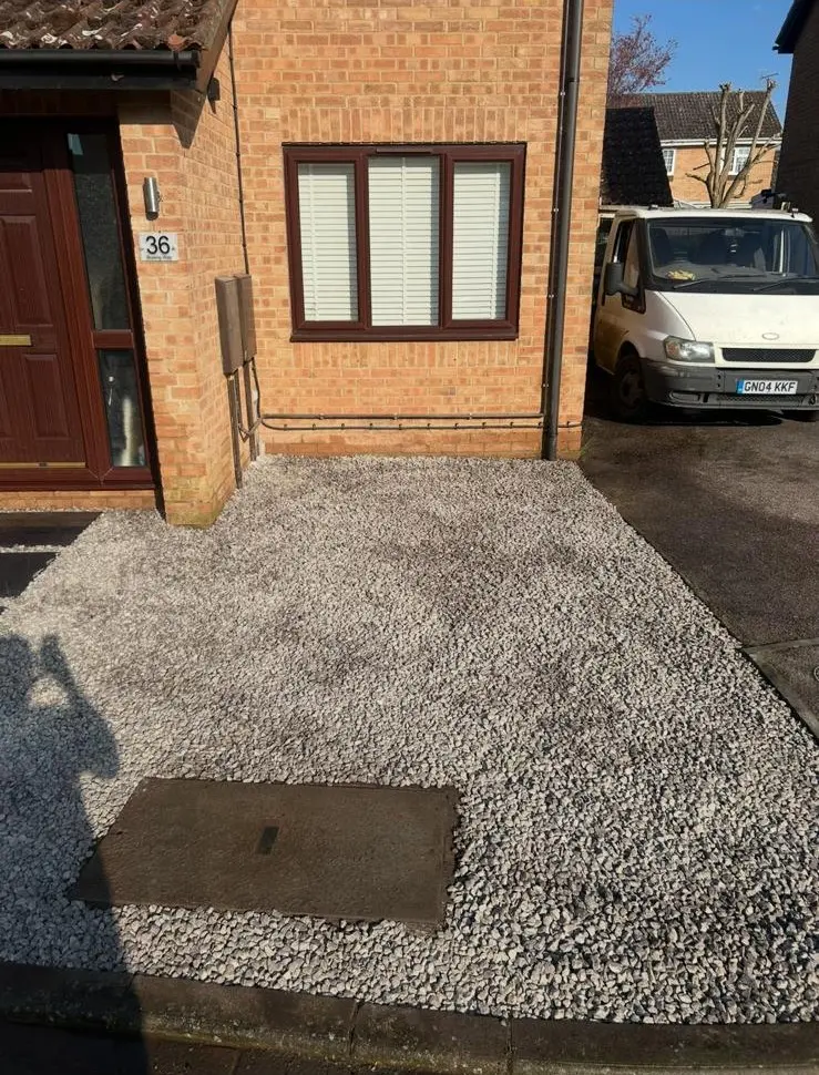 Decorative Gravel Driveway with Stepping Stones